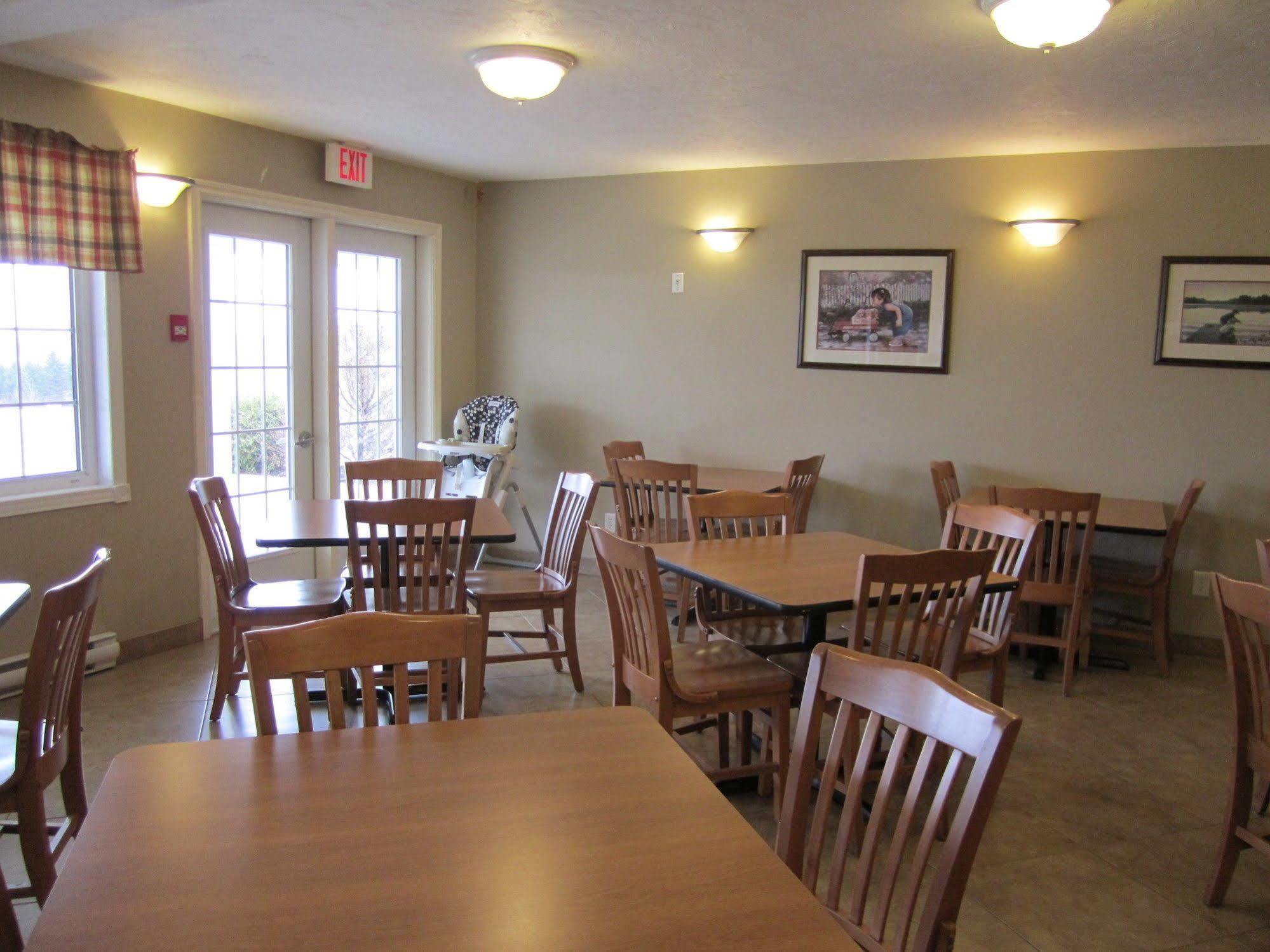 Auberge Bouctouche Inn & Suites Kültér fotó